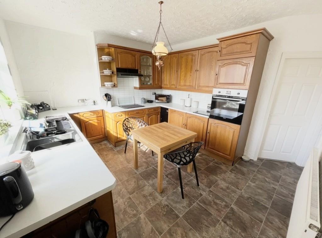 Kitchen Diner1