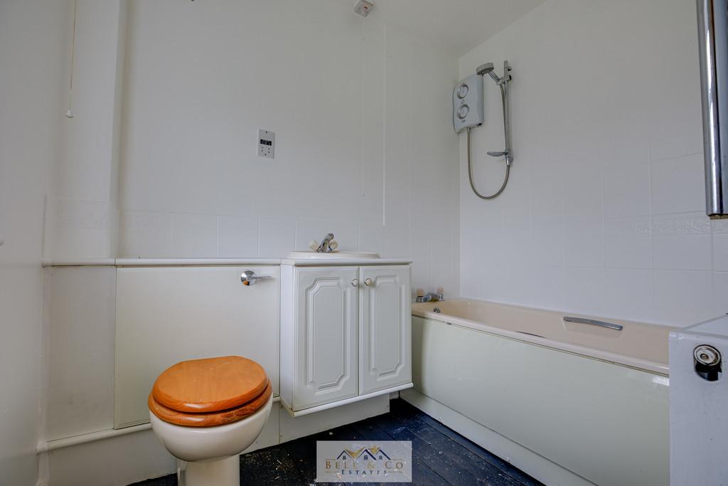 Bathroom 1.2