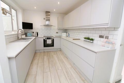 3 bedroom end of terrace house for sale, Darkfield Way Woolavington, Bridgwater TA7
