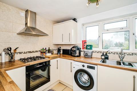 2 bedroom flat for sale, St. Cuthmans Road, Steyning, West Sussex, BN44