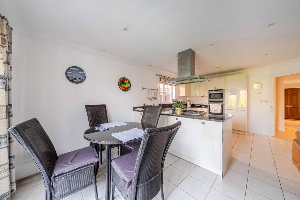Kitchen/Dining