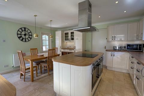 4 bedroom detached bungalow for sale, Wrights Lane, Wymondham