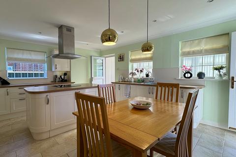 4 bedroom detached bungalow for sale, Wrights Lane, Wymondham