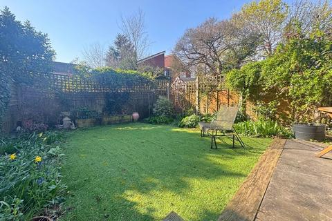 2 bedroom semi-detached bungalow for sale, Ashdene Gardens, Kenilworth