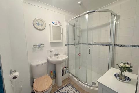 2 bedroom semi-detached bungalow for sale, Ashdene Gardens, Kenilworth