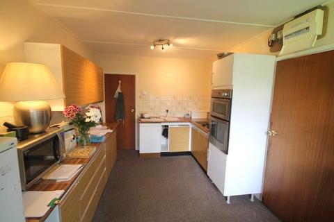 4 bedroom semi-detached bungalow to rent, Hillside Meadow, Penryn TR10