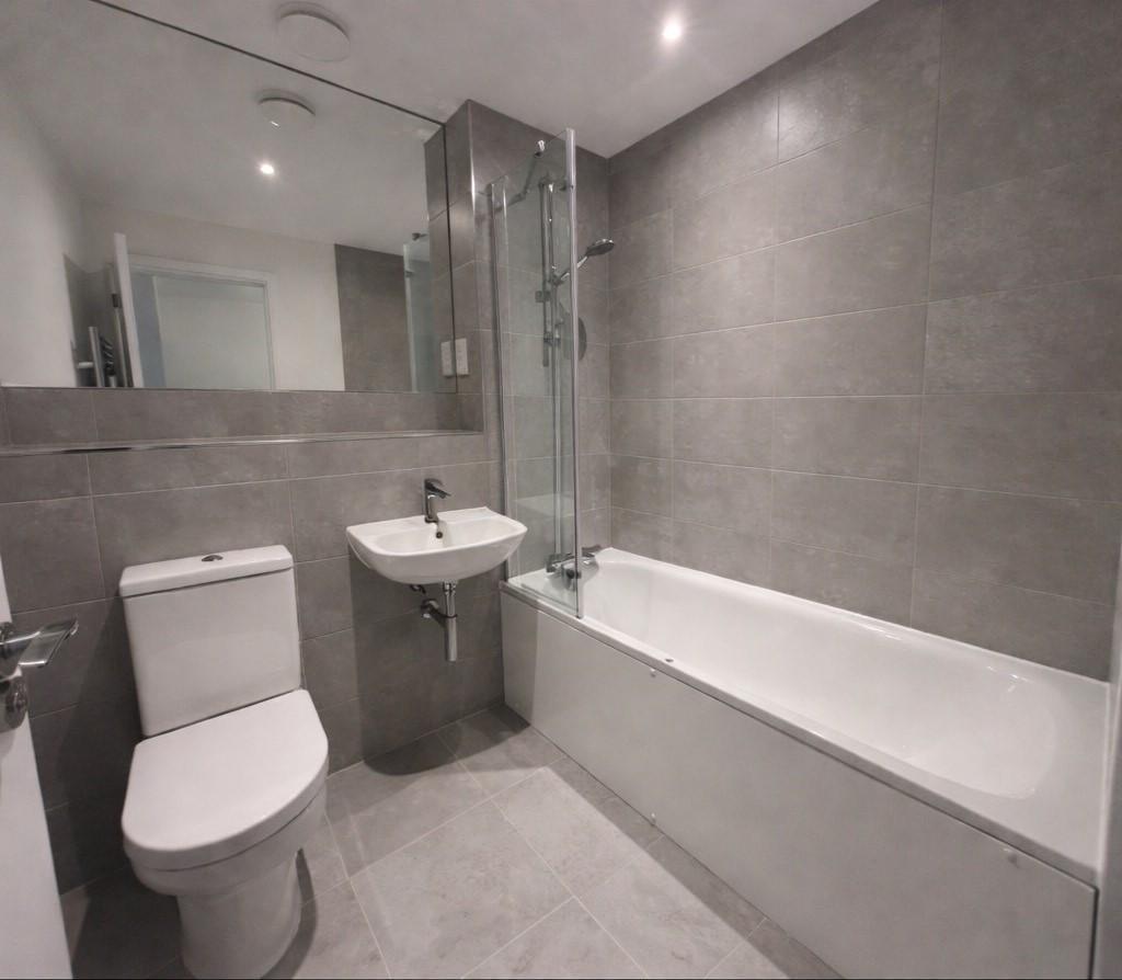 Bathroo,m