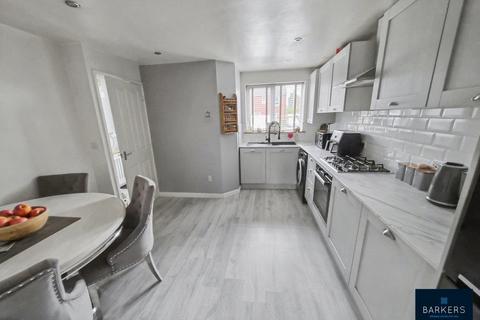 3 bedroom end of terrace house for sale, Rochester Road, Birstall, Batley
