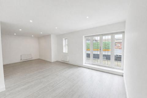 2 bedroom flat to rent, Glengall Road, Edgware HA8