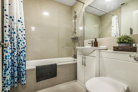 1 bedroom flat to rent, Lavender Gardens, Battersea, London, SW11