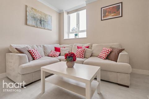 3 bedroom apartment to rent, Romford Road, London