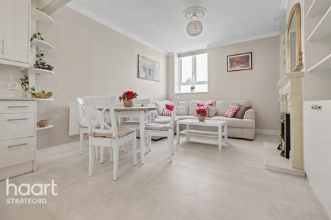 3 bedroom apartment to rent, Romford Road, London