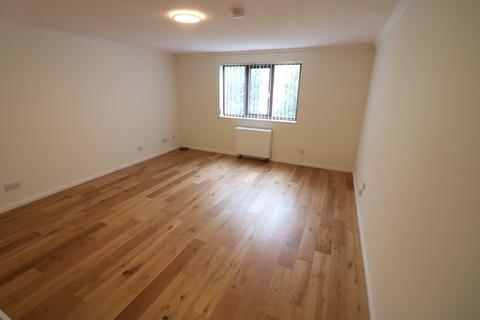 2 bedroom apartment to rent, 4 Waddington Court