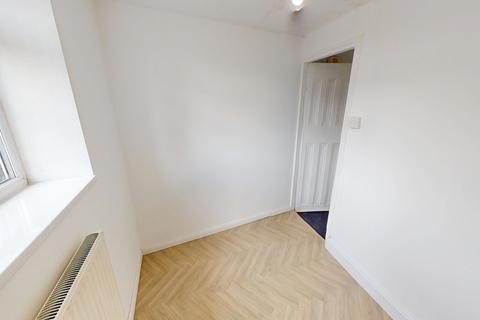 3 bedroom end of terrace house to rent, Hill Top Lane, Bradford BD15