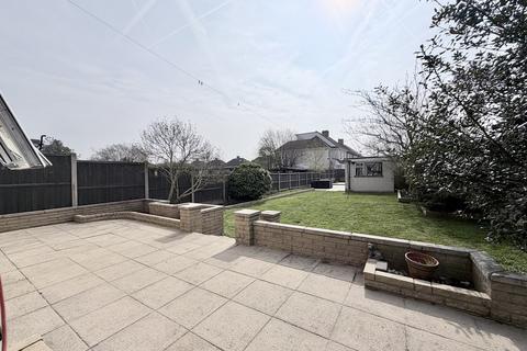 3 bedroom end of terrace house for sale, Fourth Avenue, Romford