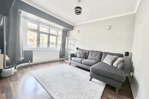 3 bedroom end of terrace house for sale, Fourth Avenue, Romford