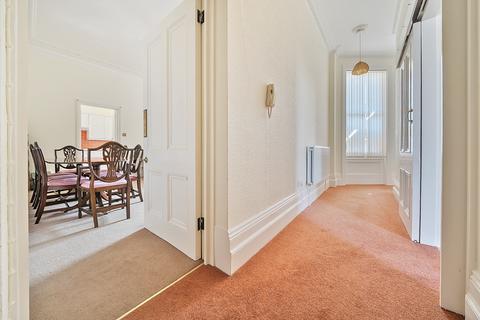 2 bedroom flat for sale, Grand Avenue, Hove, BN3