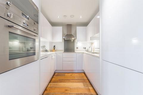 3 bedroom flat for sale, Duckman Tower, Canary Wharf E14