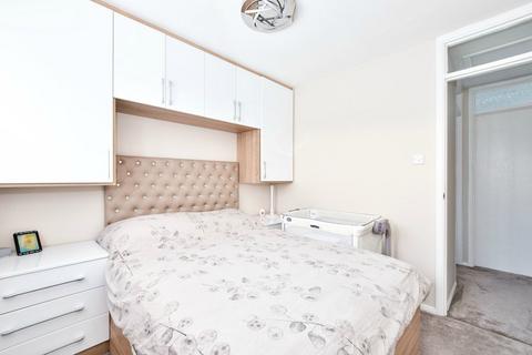 2 bedroom end of terrace house to rent, The Drive, Langley SL3