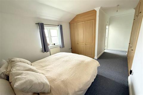2 bedroom terraced house for sale, Squires Court, High Street, Earls Colne, Colchester, CO6