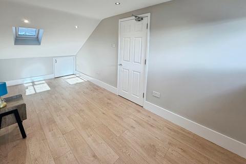 2 bedroom apartment to rent, Meanley Road, London E12