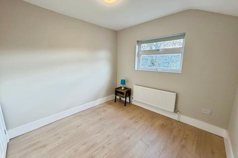 2 bedroom apartment to rent, Meanley Road, London E12