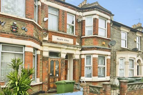 2 bedroom apartment to rent, Meanley Road, London E12