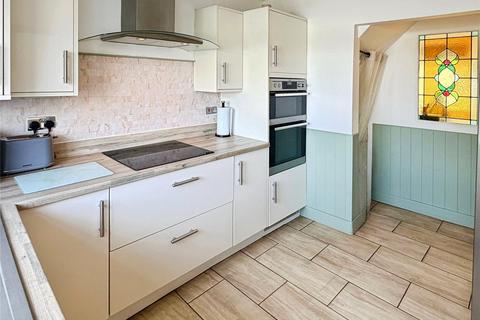 3 bedroom end of terrace house for sale, Lloyds Terrace, Doncaster DN7