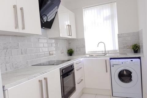 2 bedroom flat to rent, Edge Grove, Liverpool L7