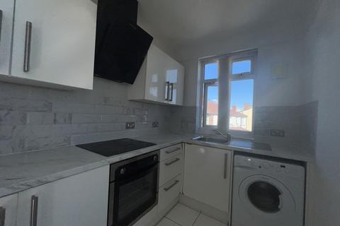 2 bedroom flat to rent, Edge Grove, Liverpool L7