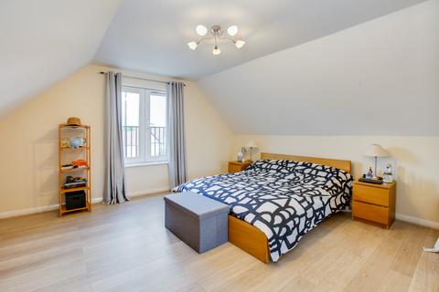 2 bedroom flat to rent, Royal Lane, Uxbridge UB8