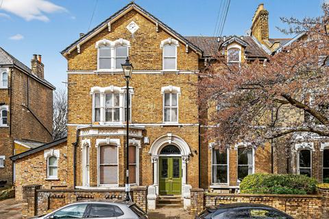 2 bedroom apartment for sale, Tressillian Road, London