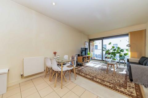 1 bedroom flat to rent, Hornsey Street, London N7