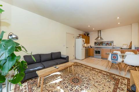 1 bedroom flat to rent, Hornsey Street, London N7