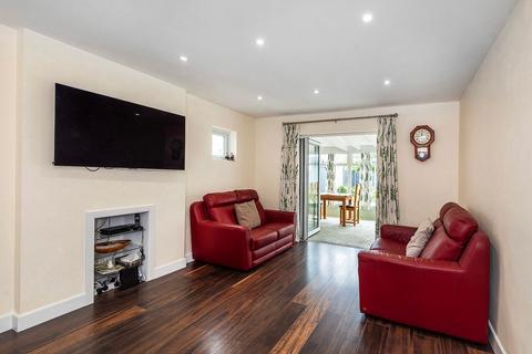 3 bedroom detached bungalow for sale, Long Lane, Bexleyheath, DA7