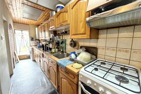 3 bedroom terraced house for sale, Corporation Street, London
