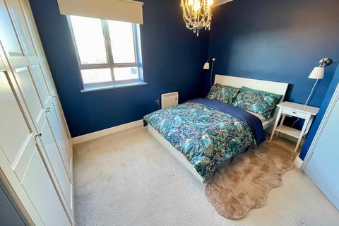 3 bedroom flat for sale, Marlborough Court, Grove Road, Luton, Bedfordshire, LU1 1RW