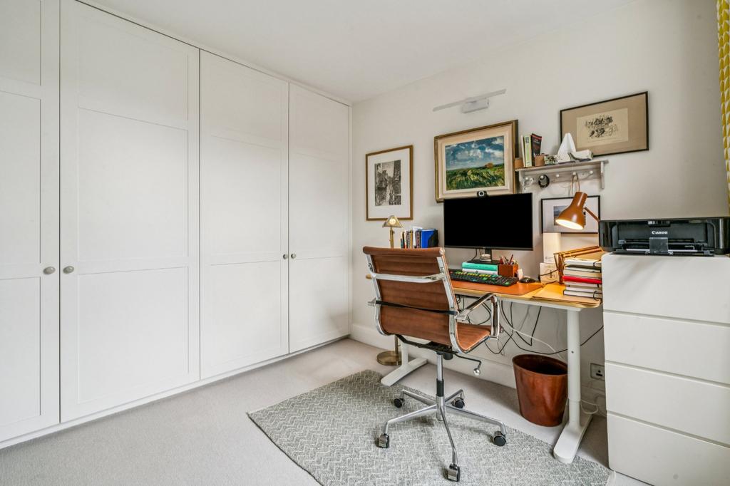 Bedroom 3/Study