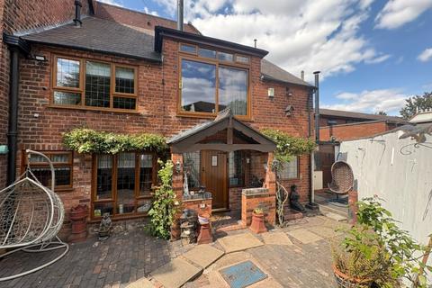 2 bedroom semi-detached house for sale, Poplar Road, Bradmore, Wolverhampton, WV3