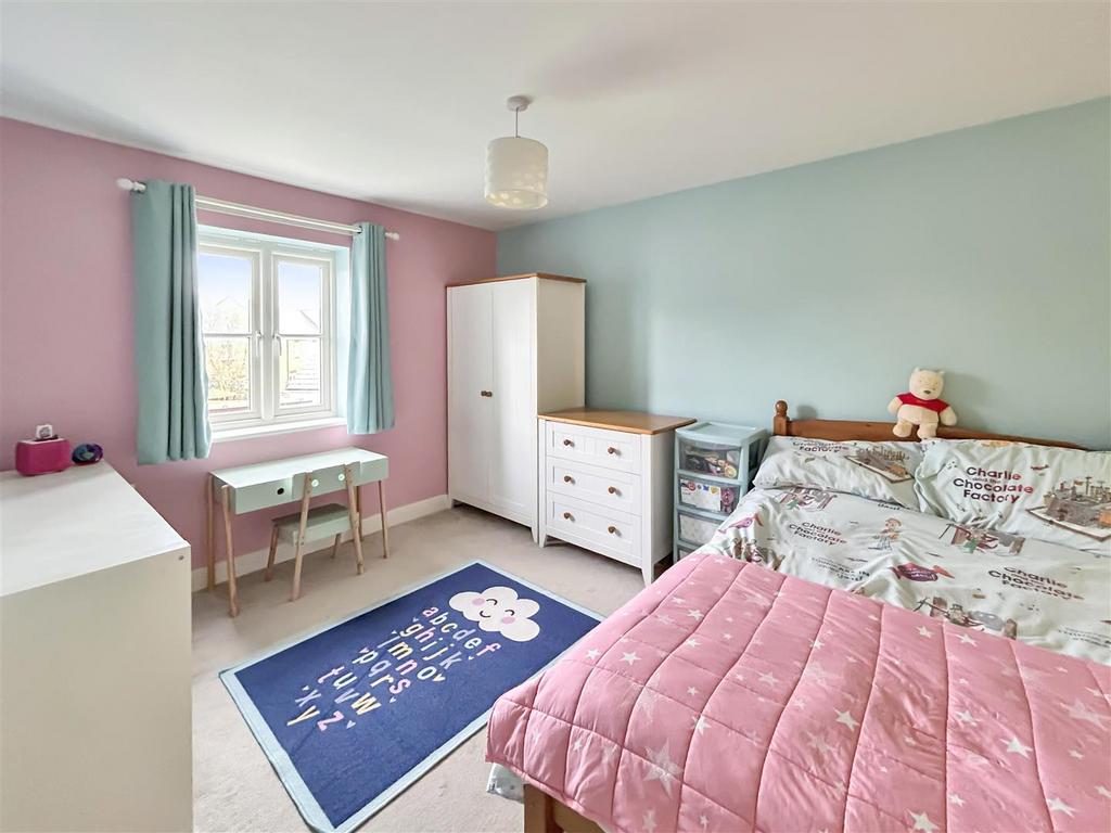 Bed 2.jpg