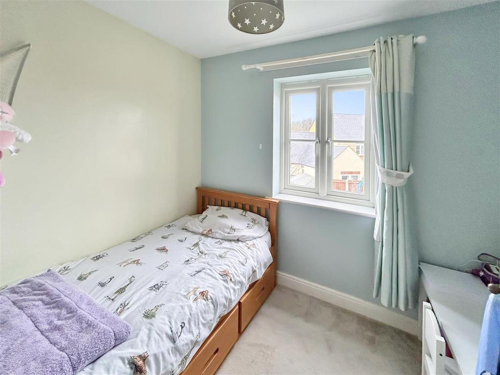 Bed 3.jpg