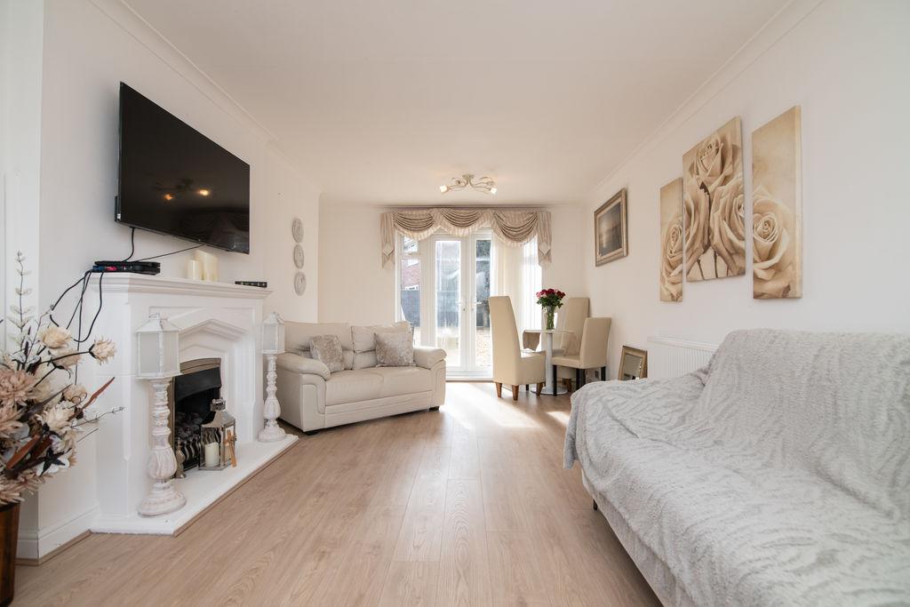 Lounge / dining room
