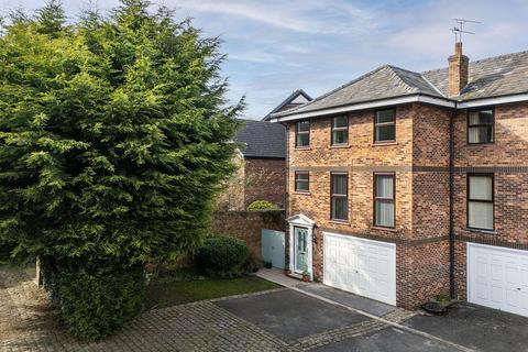 4 bedroom townhouse for sale, Townwell Court, Welsh Row, Nantwich