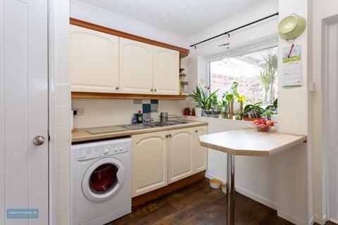 3 bedroom end of terrace house for sale, Ladymead Road, Taunton