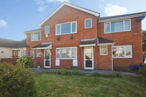 1 bedroom apartment for sale, Queen Annes Drive, Westcliff-on-sea, SS0