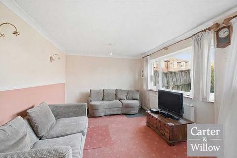 3 bedroom end of terrace house for sale, Inskip Road, Dagenham, Essex