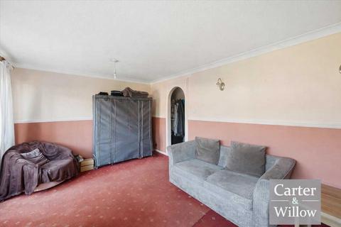 3 bedroom end of terrace house for sale, Inskip Road, Dagenham, Essex