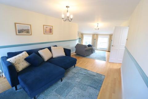 2 bedroom terraced house to rent, Malew Street, Castletown