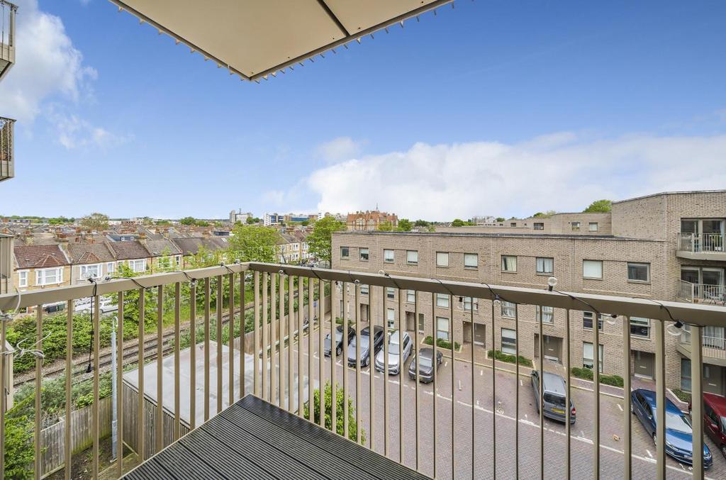 Balcony1.jpg
