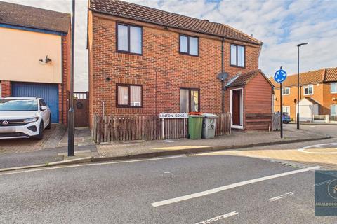 2 bedroom property to rent, Linton Gardens, Beckton, London, E6